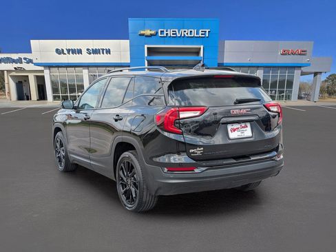 Used 2024 GMC Terrain SLT w/ Elevation Edition image 13