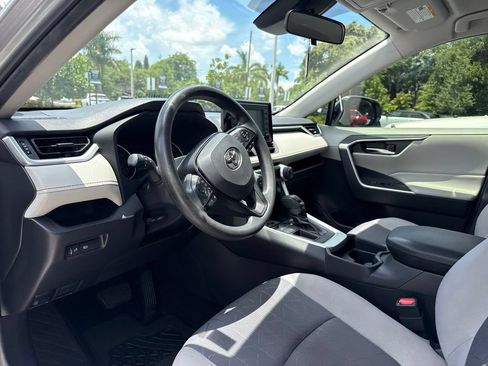 Used 2021 Toyota RAV4 XLE FWD image 15