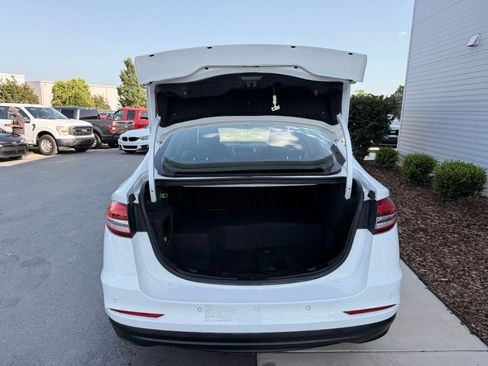 Used 2019 Ford Fusion SE FWD image 35