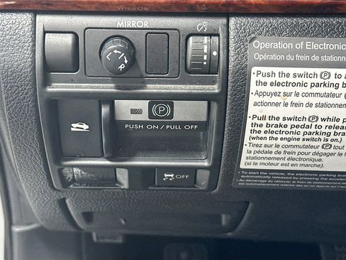 Used 2011 Subaru Outback 3.6R Limited image 11