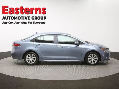 Used 2022 Toyota Corolla LE image 40