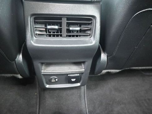 Certified 2022 Ford Edge Titanium AWD/4WD image 17
