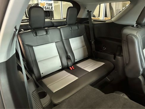 Used 2022 Ford Explorer XLT w/ Equipment Group 202A image 37