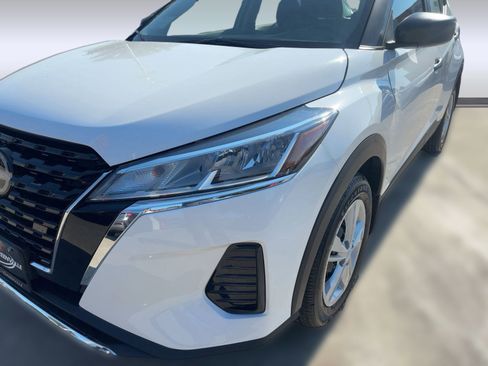 New 2025 Nissan Kicks Play S image 11