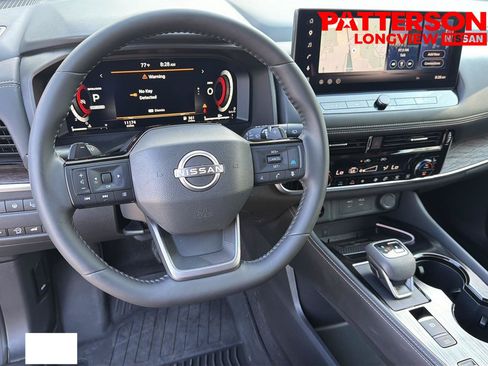 Used 2025 Nissan Rogue Platinum w/ Platinum Premium Package FWD image 18