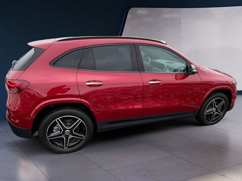 Certified 2025 Mercedes-Benz GLA 250 4MATIC image 4