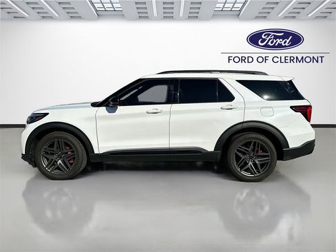 Certified 2025 Ford Explorer ST image 8