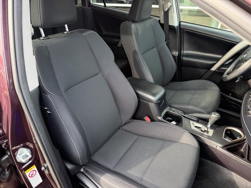 Used 2018 Toyota RAV4 XLE AWD/4WD image 11