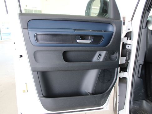 New 2025 Volkswagen ID. Buzz Pro S image 9