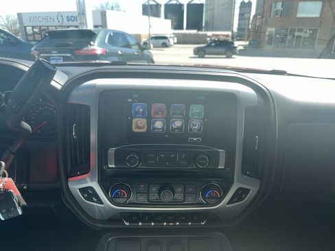 Used 2018 GMC Sierra 1500 SLT image 17