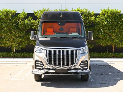 Used 2023 Mercedes-Benz Sprinter 3500 image 2
