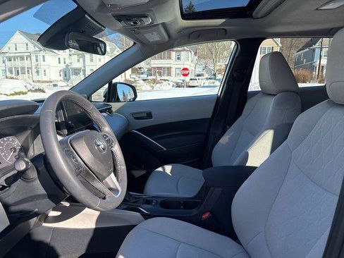 Certified 2023 Toyota Corolla Cross LE image 21