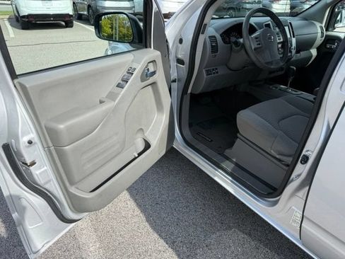 Used 2021 Nissan Frontier SV AWD/4WD image 15