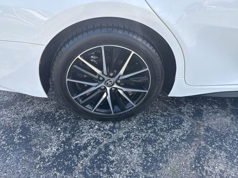 Used 2023 Toyota Camry SE w/ Cold Weather Package image 12