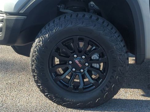 Used 2023 GMC Sierra 1500 AT4X image 10