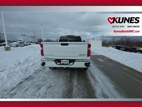 Used 2022 Chevrolet Silverado 2500 High Country w/ Z71 Off-Road Package image 6