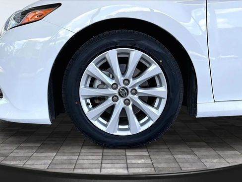 Used 2020 Toyota Camry LE FWD image 30