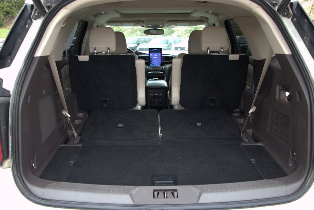 Used 2020 Ford Explorer Platinum w/ Premium Technology Package AWD/4WD image 43