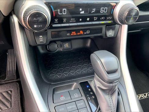 Used 2023 Toyota RAV4 XLE AWD/4WD image 35