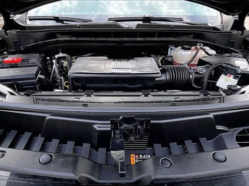 Used 2025 GMC Yukon XL Denali w/ Denali Reserve Package image 31