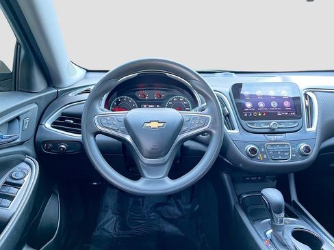 Used 2022 Chevrolet Malibu LT image 23