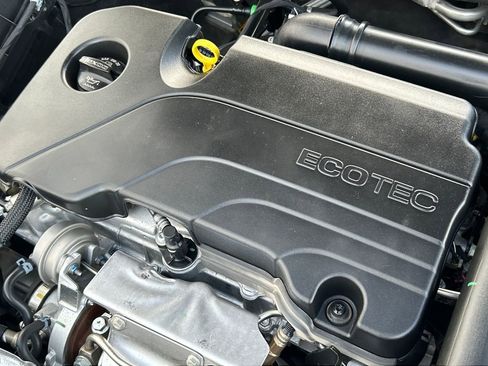 Used 2023 Chevrolet Malibu LT image 30