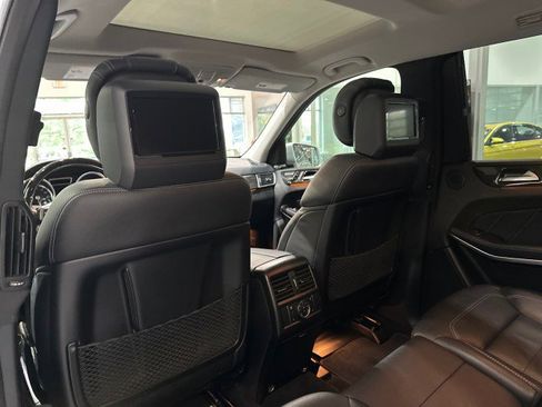 Used 2016 Mercedes-Benz GL 550 4MATIC image 6