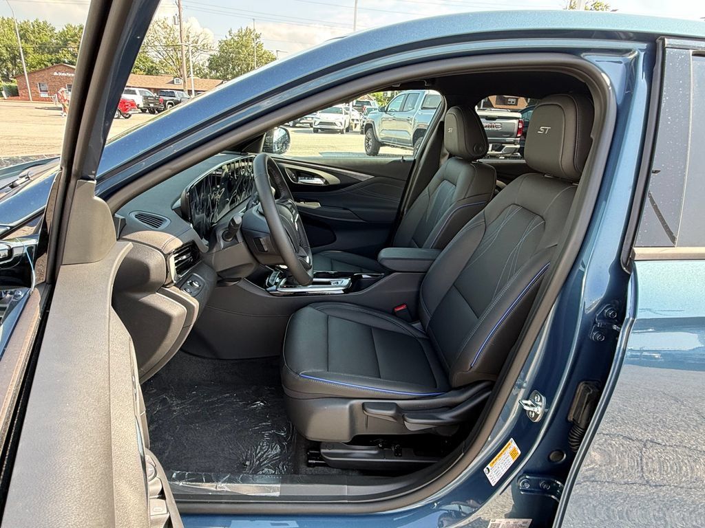 New 2026 Buick Envista Sport Touring FWD image 16