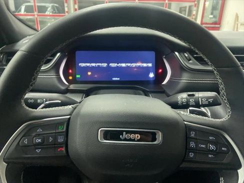 Certified 2024 Jeep Grand Cherokee Altitude image 30