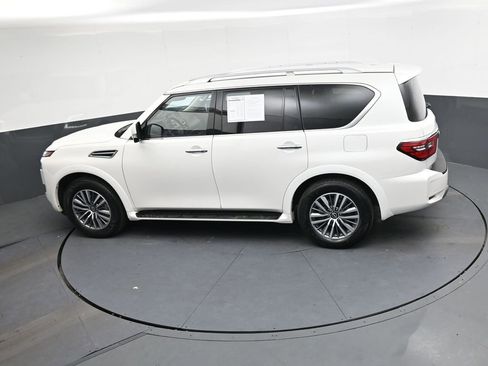 Used 2024 Nissan Armada SL w/ Captain's Chairs Package image 33