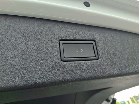 Certified 2024 Volkswagen Tiguan Wolfsburg Edition image 32