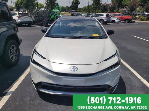 Used 2026 Toyota Prius XLE FWD image 3