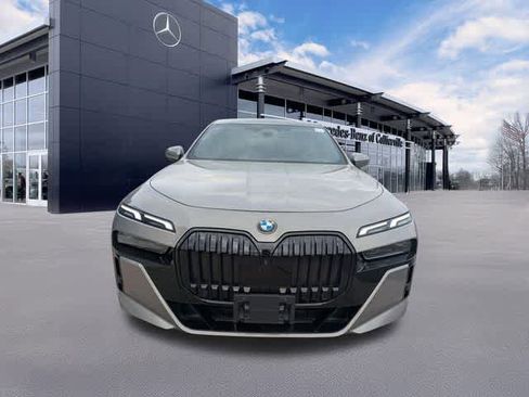 Used 2023 BMW 740i image 4