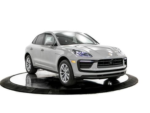 New 2026 Porsche Macan AWD/4WD image 9