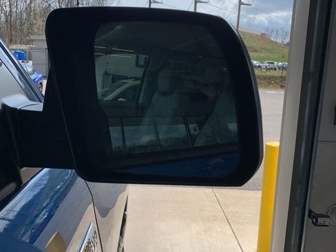 Used 2017 Toyota Tundra Limited w/ Limited Premium Package image 25