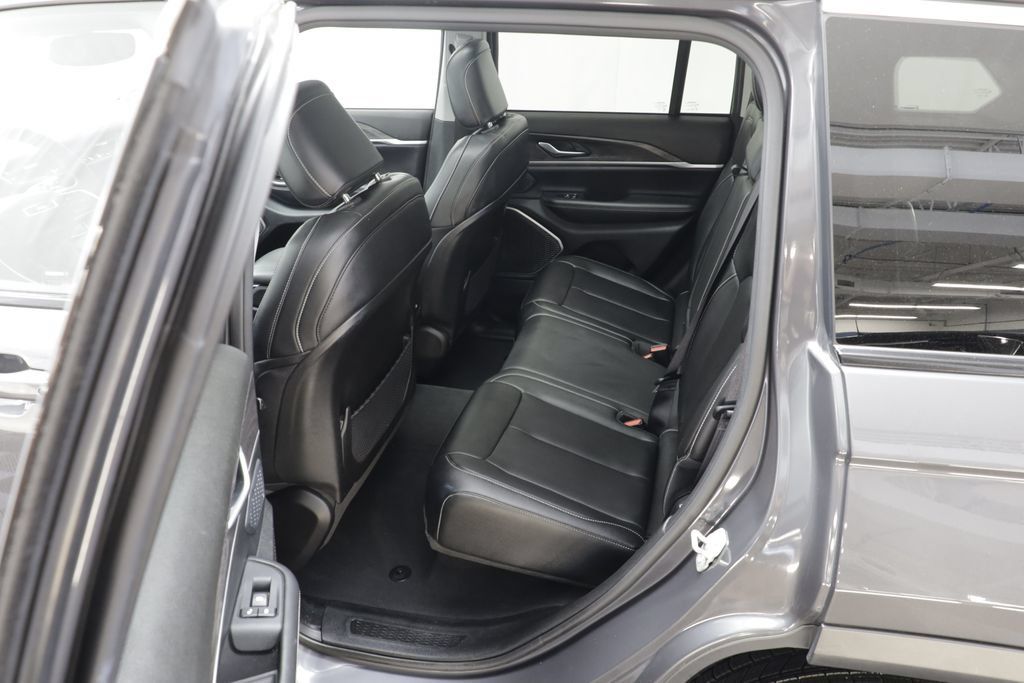 Used 2023 Jeep Grand Cherokee 4WD 4xe image 16