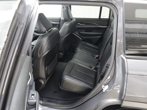 Used 2023 Jeep Grand Cherokee 4WD 4xe image 16