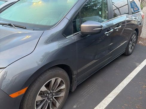 Used 2023 Honda Odyssey EX-L image 2