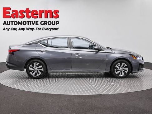 Used 2023 Nissan Altima 2.5 S FWD image 4