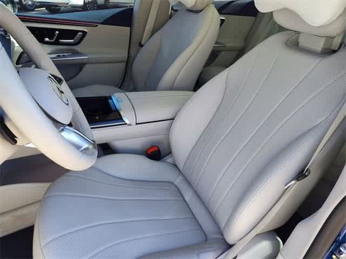 Used 2023 Mercedes-Benz EQE 350+ EQE 350+ w/ Exclusive Trim Package image 18