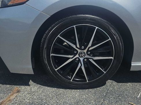 Used 2021 Toyota Camry SE FWD image 17