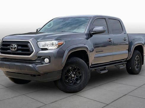 Used 2022 Toyota Tacoma SR5 RWD image 2