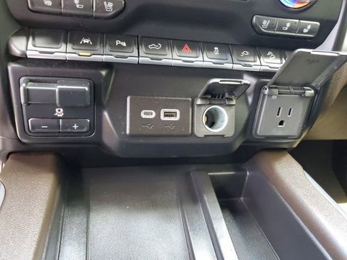 Used 2022 GMC Sierra 1500 Denali w/ Denali Premium Package AWD/4WD image 25