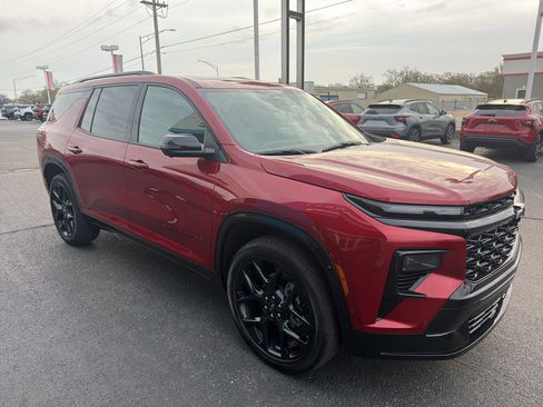 Used 2026 Chevrolet Traverse RS image 3