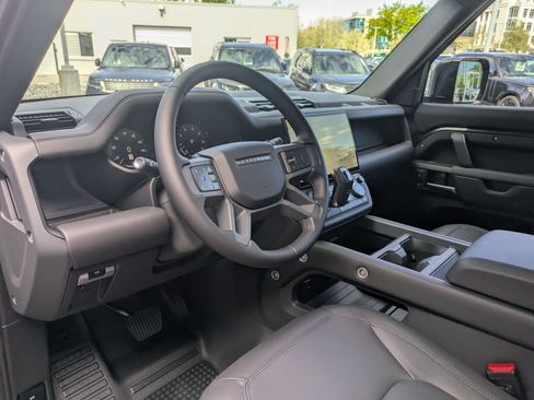 New 2026 Land Rover Defender 130 X-Dynamic SE AWD/4WD image 15