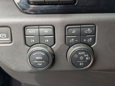 Certified 2023 Chevrolet Silverado 1500 ZR2 w/ Technology Package image 33