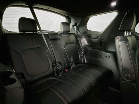 Used 2025 Honda Pilot TrailSport image 39