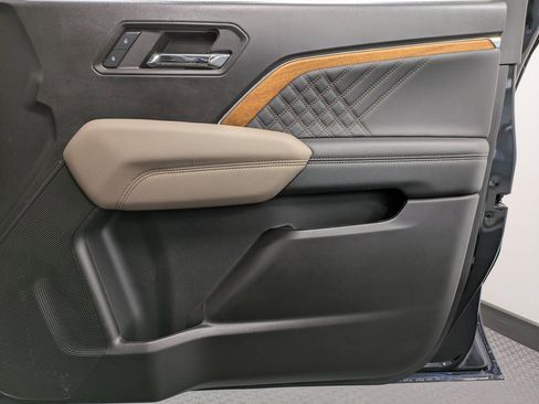 Used 2024 GMC Canyon Denali image 27