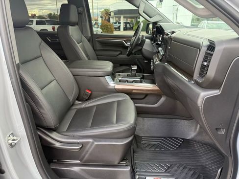 Used 2024 Chevrolet Silverado 1500 LT Trail Boss w/ LT Trail Boss Premium Package image 18