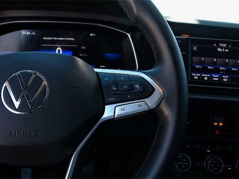 Used 2024 Volkswagen Jetta SE image 20